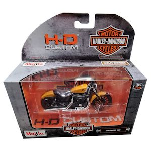 Harley Die Cast Replicas: ma31360am-f Harley HD SERIES #39 2014 SPORTSTER  IRON 883 YEL  F ma31360am-f ma31360am-f