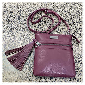 mw-mhw005-oxb Harley mw-mhw005-oxb Harley CLASSIC LEATHER N/S CROSSBODY OXBLOOD &hellip;