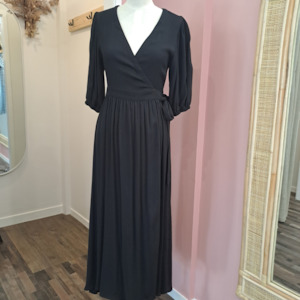 Max - The Perfect Wrap Dress in Black - Size 6