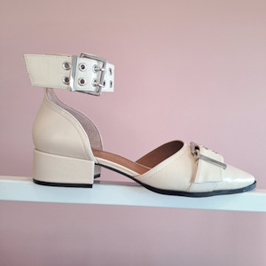Shoes: Mi Piaci - Bone Leather Sandal - Size 41/10