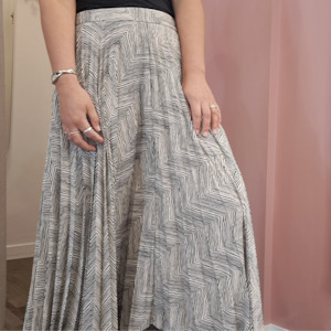 Skirts: Nyne - Printed Pleat Skirt - Size 12