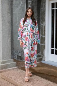 Kimonos: Ellie Kimono Floral White