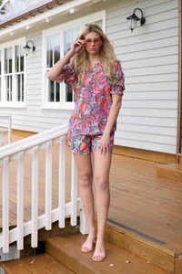 Nessa Short Palm Pink