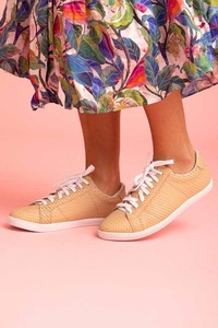 Sneakers: Poppy Sneaker Matte Beige