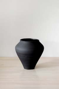 Frontpage: West Coast Lovely Vase