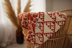 Knitted Cotton Blankets: Hononga - Pēpi Knitted Blanket
