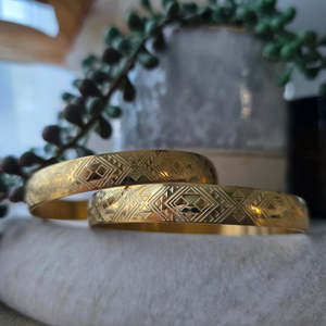 Bracelets Hats Watches: Niho Bangle (Gold) - Tahuri Made
