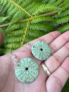 Pounamu Earrings: Kina Pounamu Earrings 2 - Donna Summers