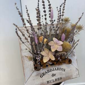 Homeware: Lavender Garden in a Wooden Block - Dried Flowers
