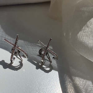 Xmas: Crossover Earrings