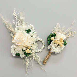 Wrist Corsages: Wrist Corsages Set - Cream/White/Forrest Green