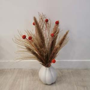 Christmas 24: Red Amour - Natural Arrangement