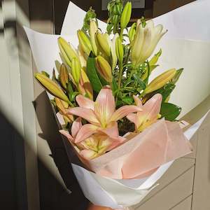 All Flowers: Lily Bouquet