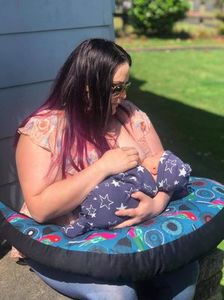 BabyBaby BABYBABY: Koru Embrace - Parrot Royale