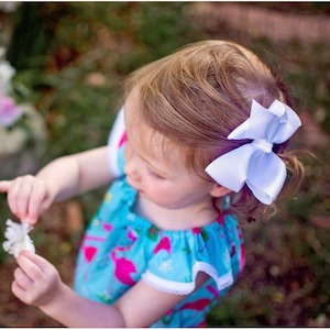 Bow Clips: White bow clip - Medium