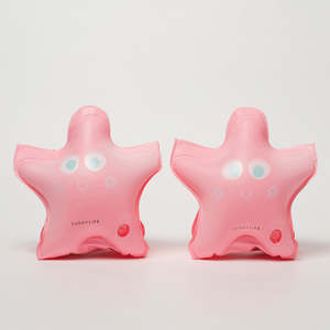 Feeding: Haakaa Breastfeeding Nipple Shield Round
