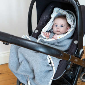 Swaddles And Wraps: Purflo Cosy Wrap Travel Blanket