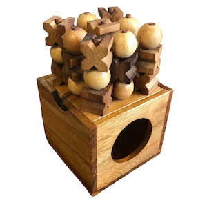 Premium Outdoor Backyard Games: 3D Tic-Tac-Toe with Lid