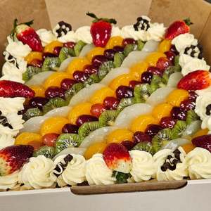 Cakes: Fresh Fruit Cream Sponge