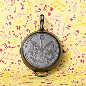 Lodge: Lodge x Dolly Love is Like a Butterfly Skillet 30cm