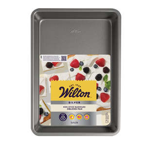 Baking Cookie Sheets: Wilton 'Silver' Oblong Cake Pan 33x23x5cm