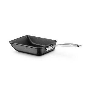 Cookware: Le Creuset Toughened Non-Stick Egg Pan 18cm