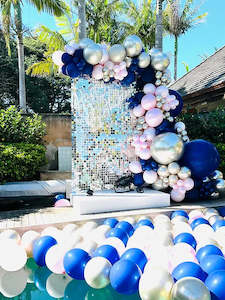 Shimmer Wall Packages: Shimmer wall with balloons package #3