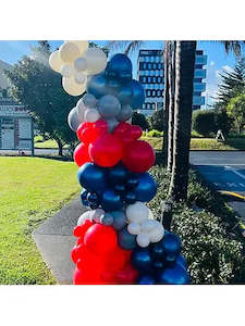 Grab And Go Balloon Garlands: Spiderman Grab and Go inflated Balloon Garland on the stand 3m