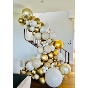 Grab And Go Balloon Garlands: Grab and Go inflated balloon garland 3-4m Neutral