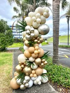 Balloon Garlands: Grab and go white gold balloon garland 3m