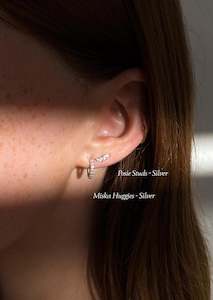 Silver Pieces: Miska Huggies - Silver