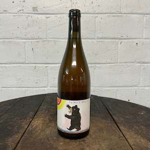 New Arrivals: Three Views of a Secret blanc  2023 | Domaine Hughes-Béguet ( Jura, Fr )