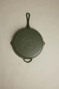 Mens Accessories: Satin Enamel Cast Iron - 28cm Legacy Pan satin