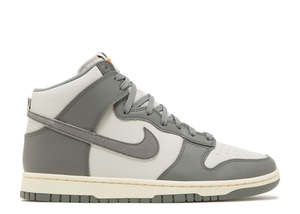 8w: Dunk High SE 'Light Bone'