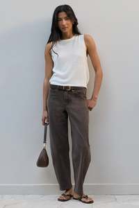 STORIES BE TOLD Idolise Stretch Soft Barrel Jeans Mocha