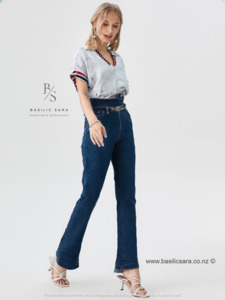 Relaxed White Cotton V-Neck Top