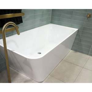 CODE TILT BTW CORNER BATH LH OR RH 1700MM