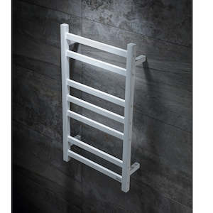 Heated Towel Ladders 12v: HEIRLOOM STUDIO 1 825 SLIMLINE LOW VOLTAGE HEATED TOWEL LADDER - WHITE