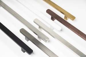 Vertical Heated Single Bar Rails: CODE VERTICAL HEATED SINGLE BAR TOWEL RAILS SQUARE 12V - 7 COLOURS