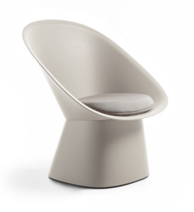 Toou: Sensu Outdoor Lounge Chair with Cushion