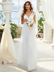 Brittany wedding dress in lace and tulle in Ivory s8 Express NZ wide