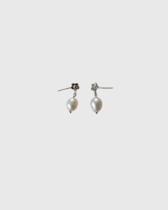 Sophie: Pearly Daisy Day Studs Silver