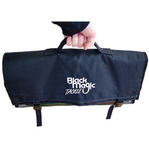 Black Magic: Black Magic 6 Pocket Lure Bag