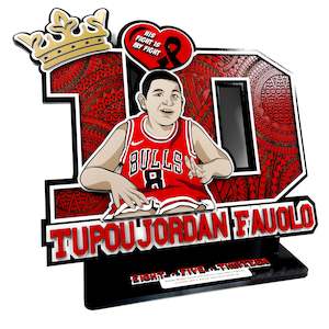 01S number key with portrait and crown