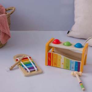 Hape: Pound and Tap Bench