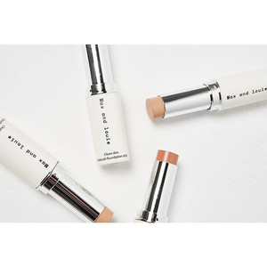 Products: MAX AND LOUIE - Airbrush finish foundation Beauté Bar Taupō