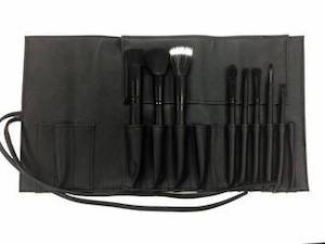 Face: Inika Professional Vegan Brush Roll