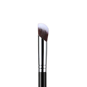 Makeup: Eigshow Concealer Brush E871