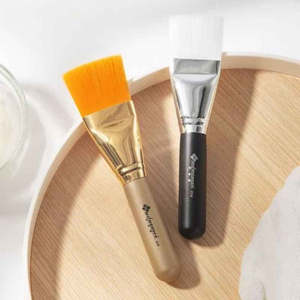 Mask Brush Large (Black Handle with White Bristles)