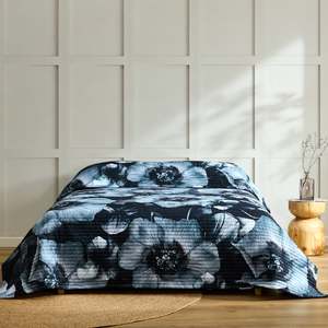 Coverlets: Logan & Mason Heidi Bedspread